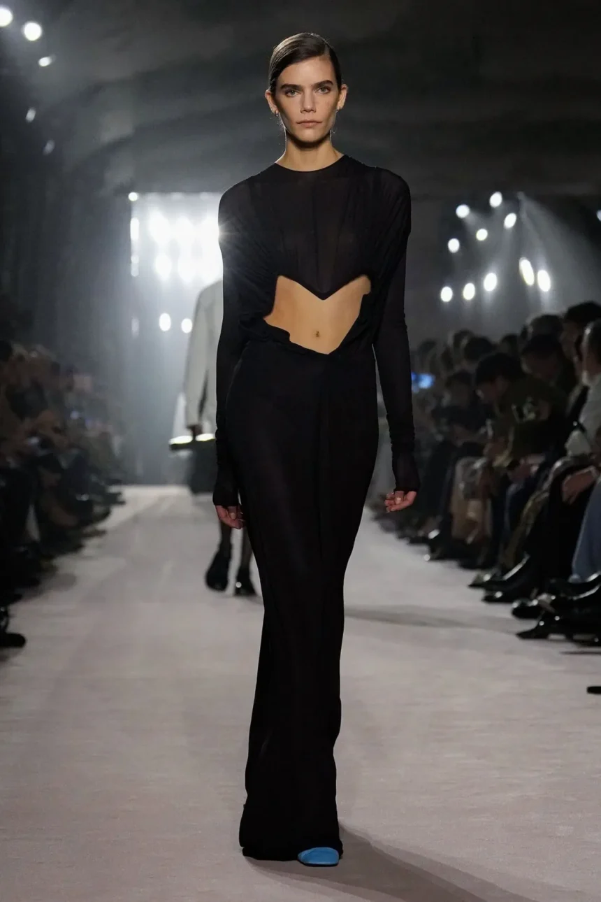Victoria Beckham Fall/Winter 2025 - Paris Fashion Week