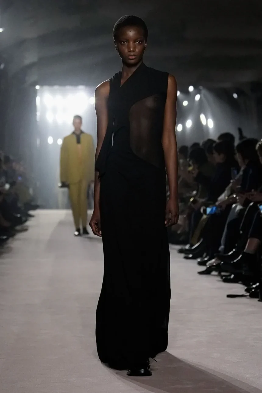 Victoria Beckham Fall/Winter 2025 - Paris Fashion Week