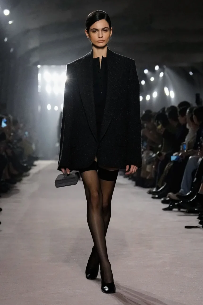 Victoria Beckham Fall/Winter 2025 - Paris Fashion Week