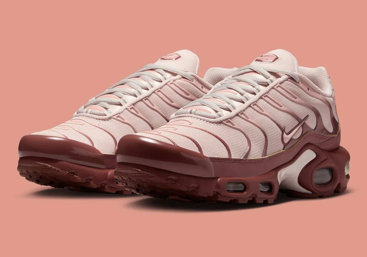 The Nike Air Max Plus "Red Sepia" is arriving for fall