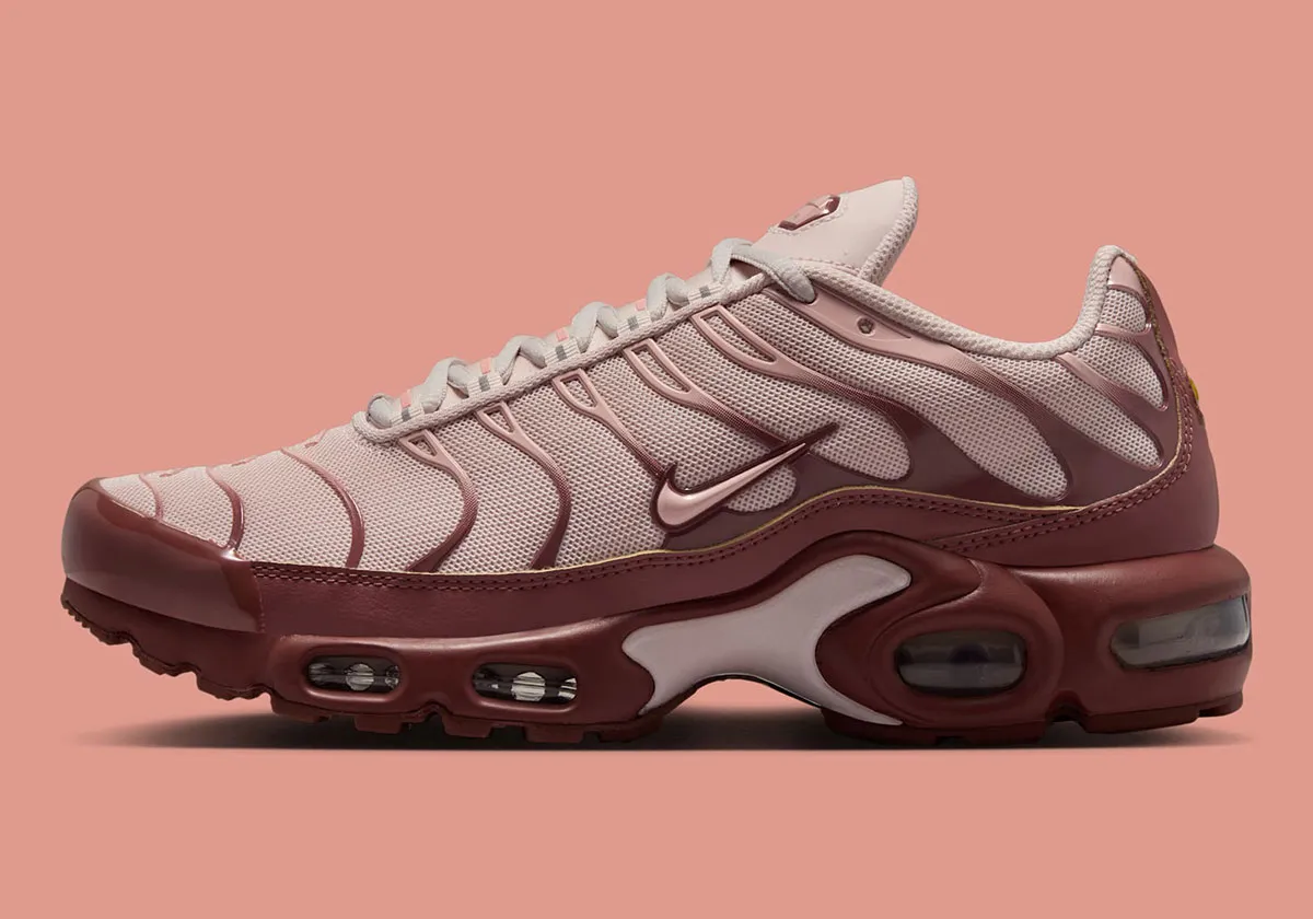The Nike Air Max Plus "Red Sepia" is arriving for fall