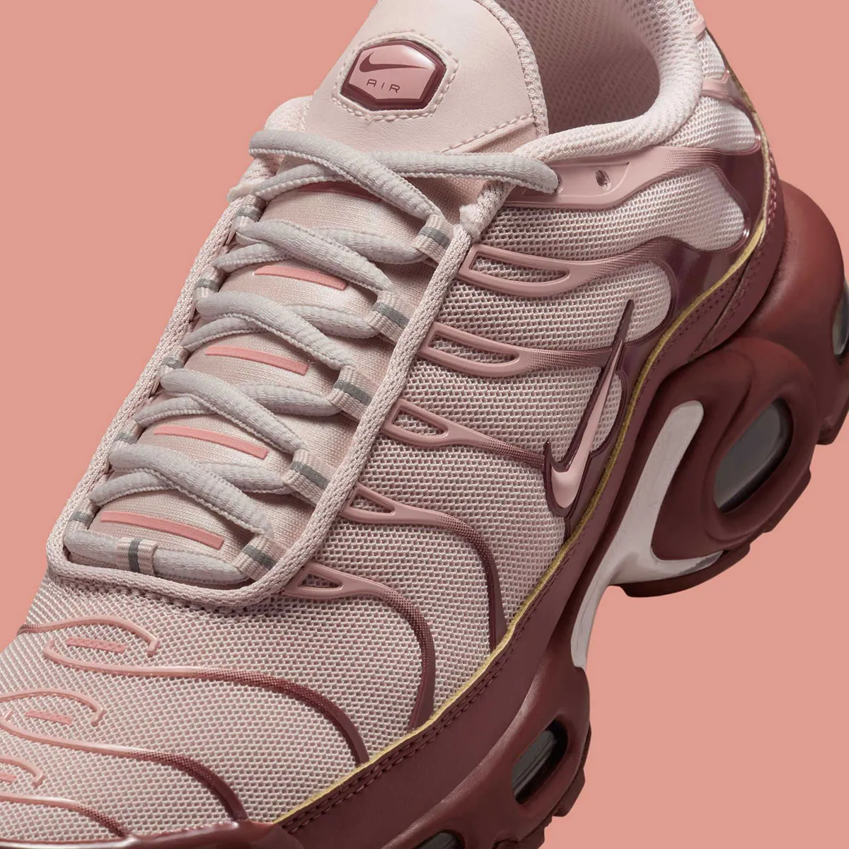 The Nike Air Max Plus "Red Sepia" is arriving for fall