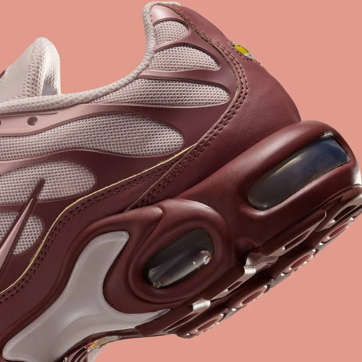 The Nike Air Max Plus "Red Sepia" is arriving for fall