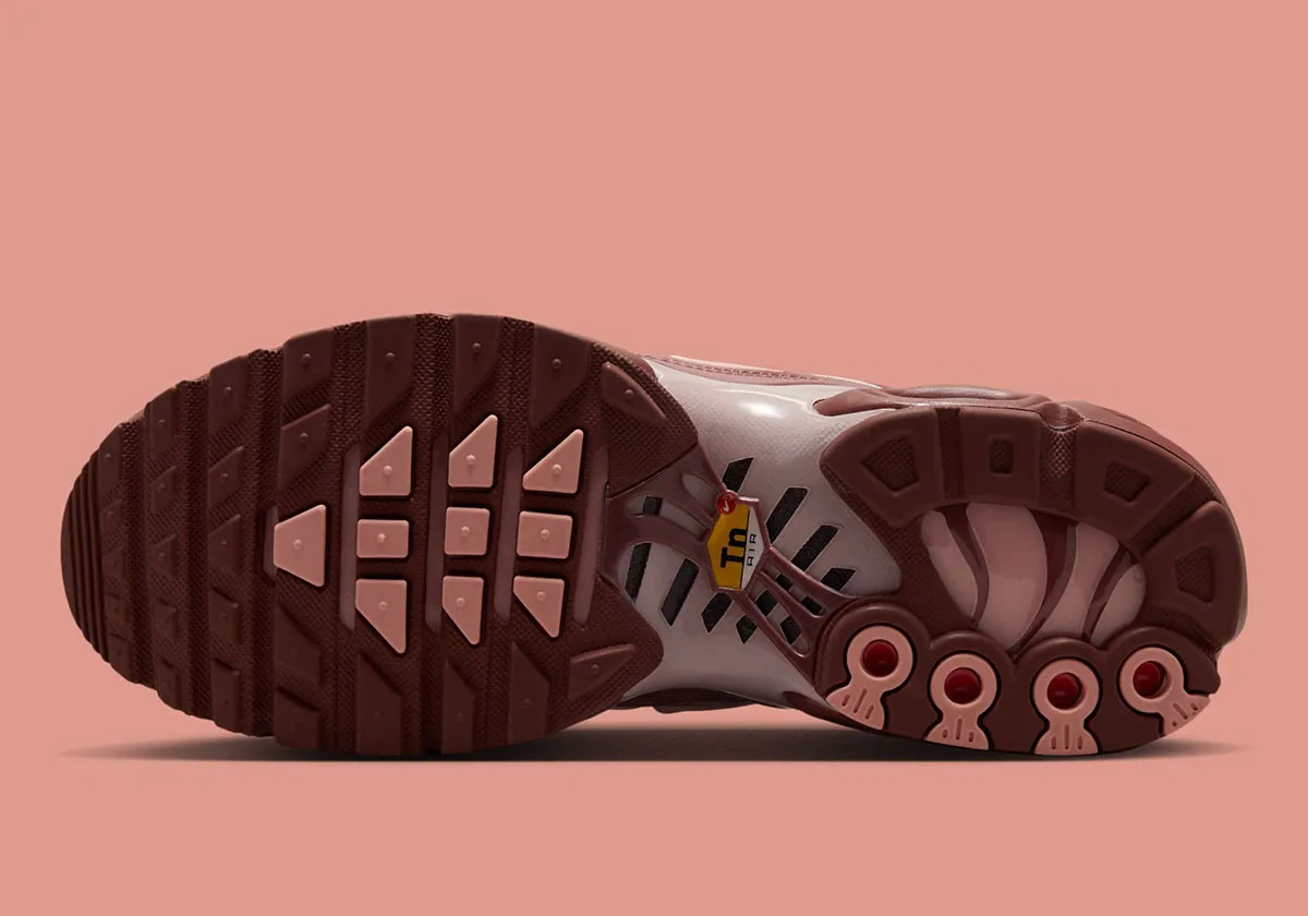 The Nike Air Max Plus "Red Sepia" is arriving for fall