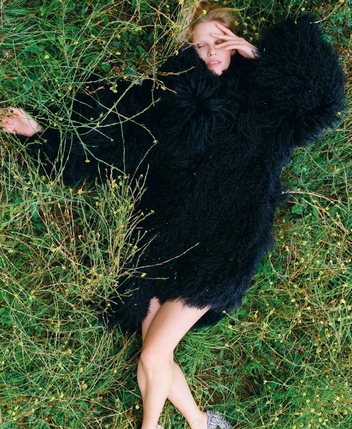 Lara Stone and Saskia de Brauw cover M Le magazine du Monde September 27th, 2025 by Tim Elkaïm