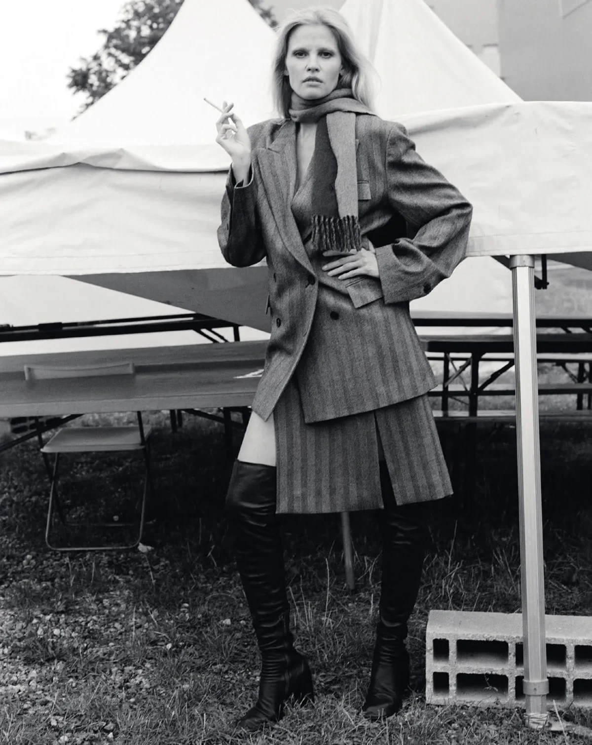 Lara Stone and Saskia de Brauw cover M Le magazine du Monde September 27th, 2025 by Tim Elkaïm