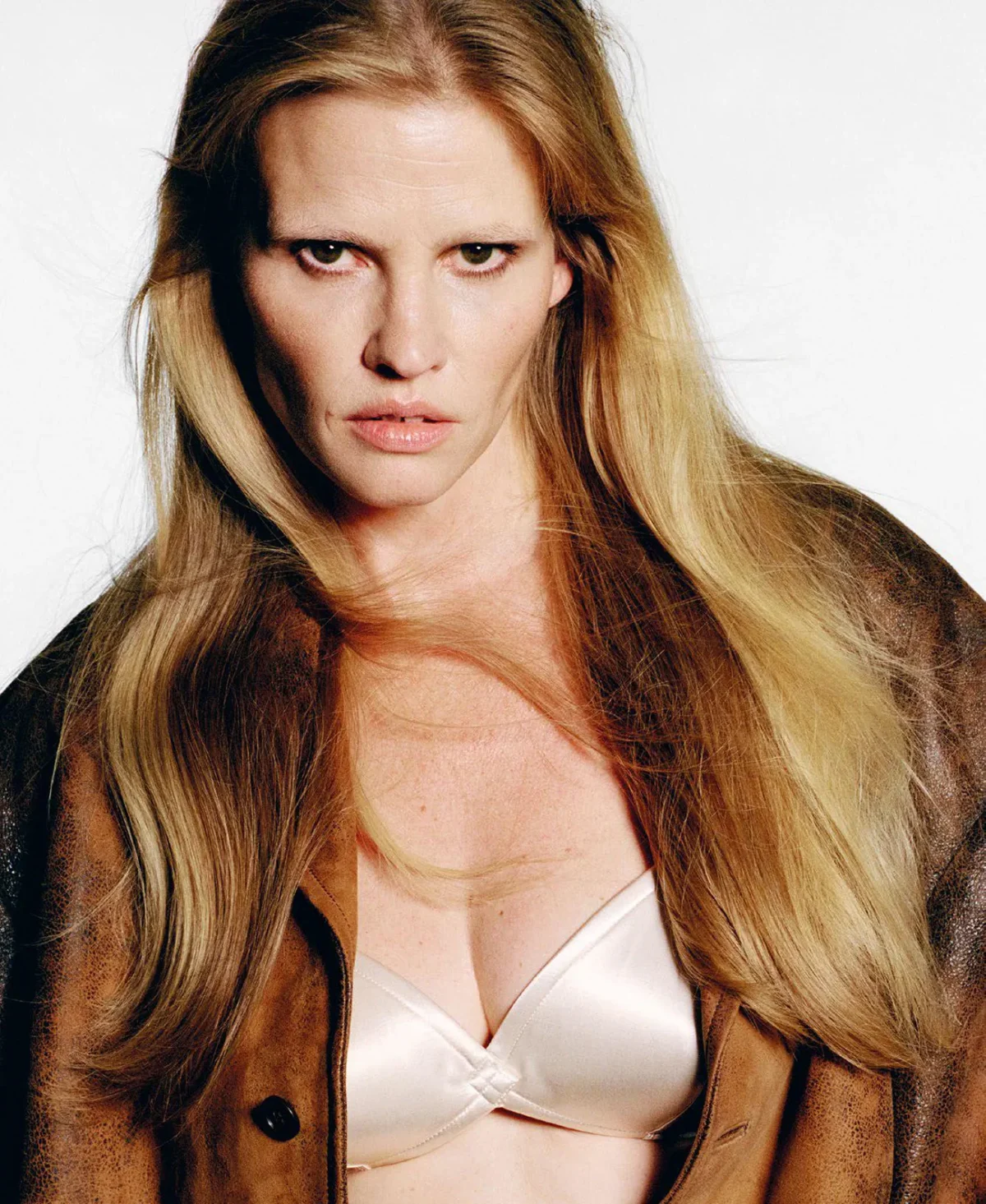 Lara Stone and Saskia de Brauw cover M Le magazine du Monde September 27th, 2025 by Tim Elkaïm