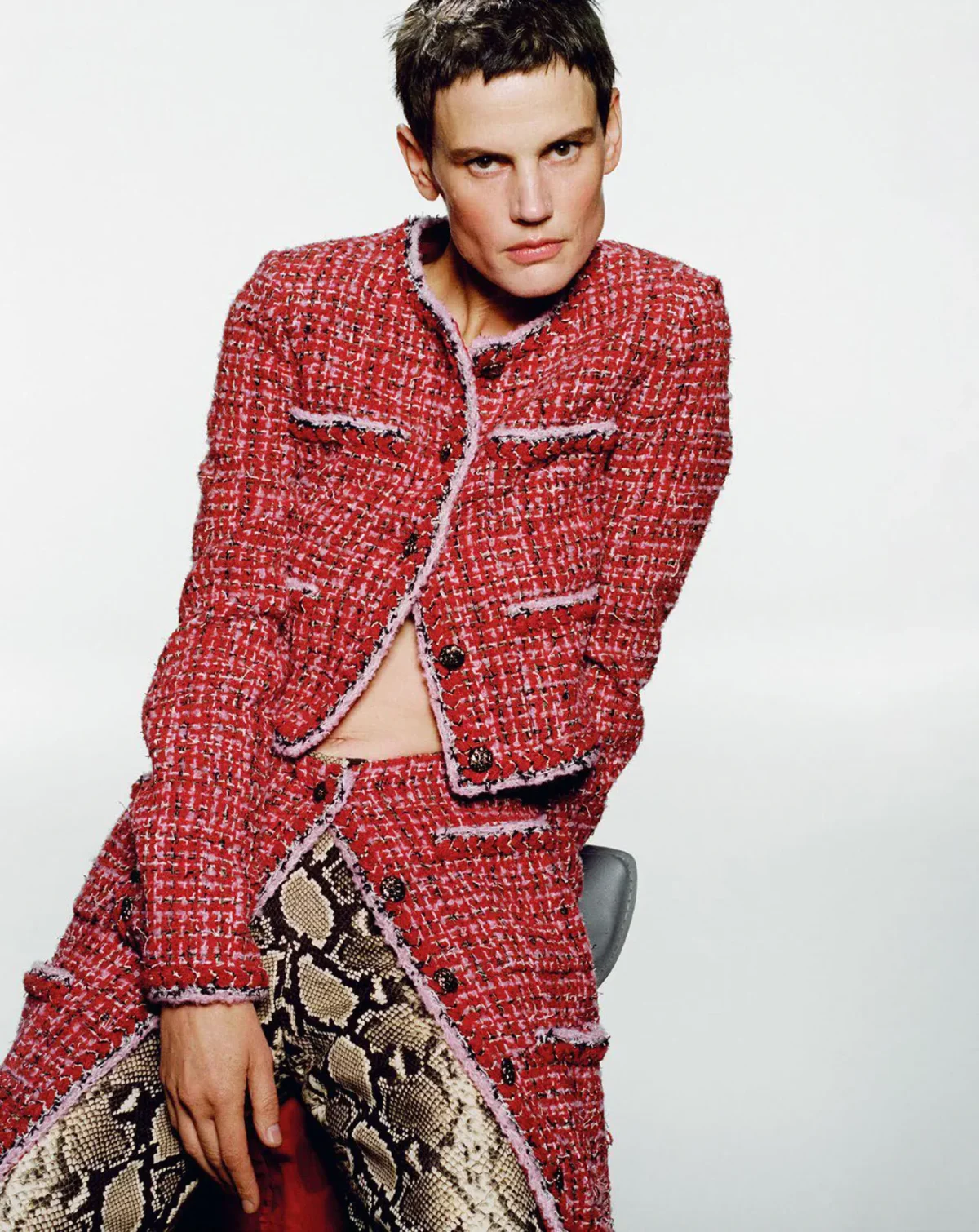 Lara Stone and Saskia de Brauw cover M Le magazine du Monde September 27th, 2025 by Tim Elkaïm