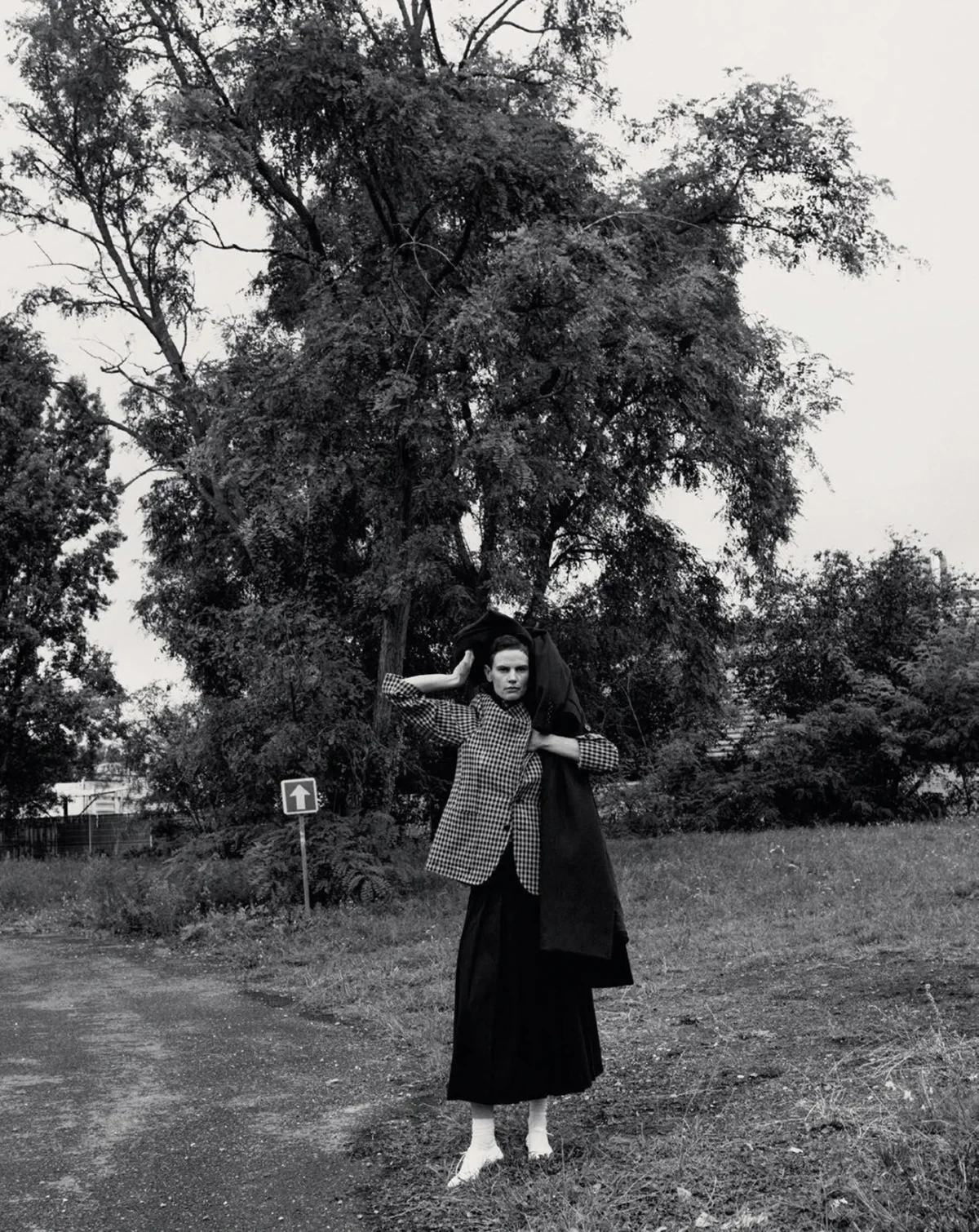 Lara Stone and Saskia de Brauw cover M Le magazine du Monde September 27th, 2025 by Tim Elkaïm