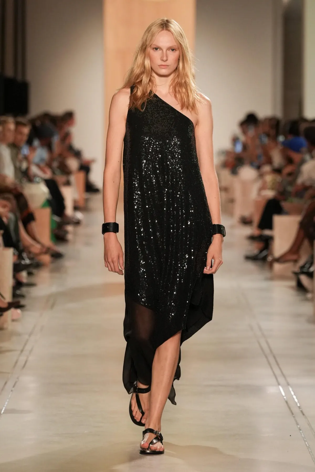 The Michael Kors Spring/Summer 2026 collection showcases a new, sophisticated ease