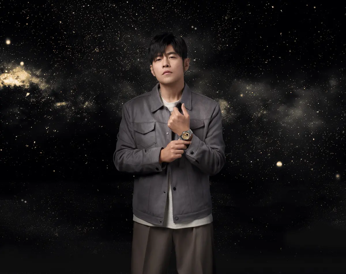 The TUDOR 1926 LUNA brings the moon to your wrist!