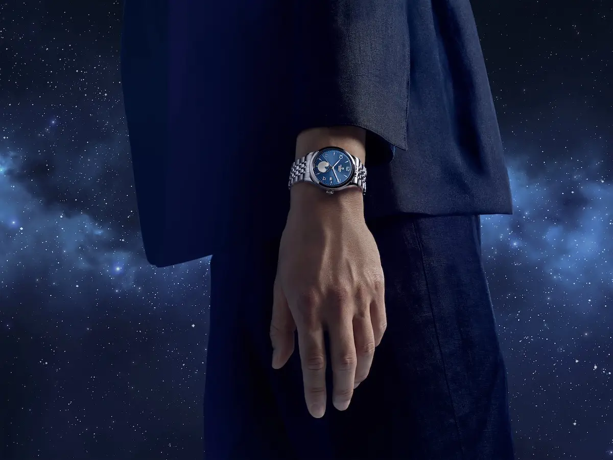 The TUDOR 1926 LUNA brings the moon to your wrist!