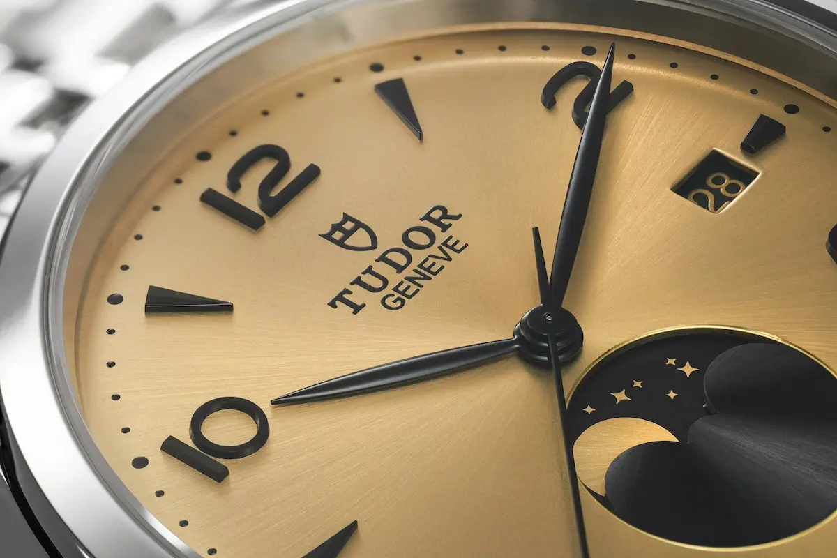 The TUDOR 1926 LUNA brings the moon to your wrist!
