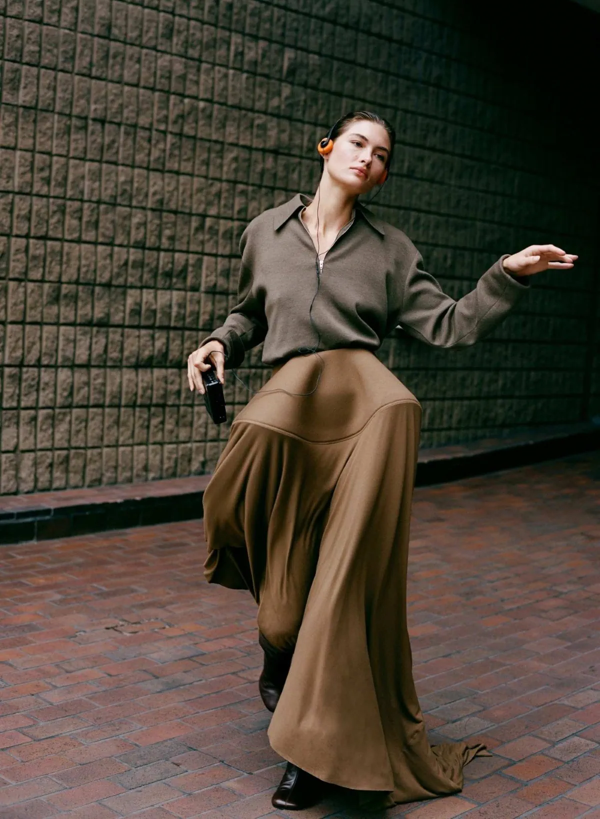 Grace Elizabeth covers How To Spend It October 4th, 2025 by Max Farago