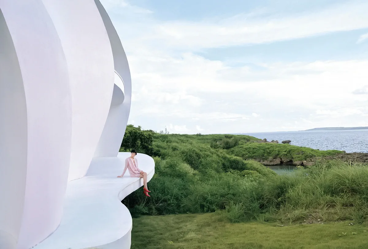 Chloe Oh covers Vogue Japan January 2026 by Fumiko Imano