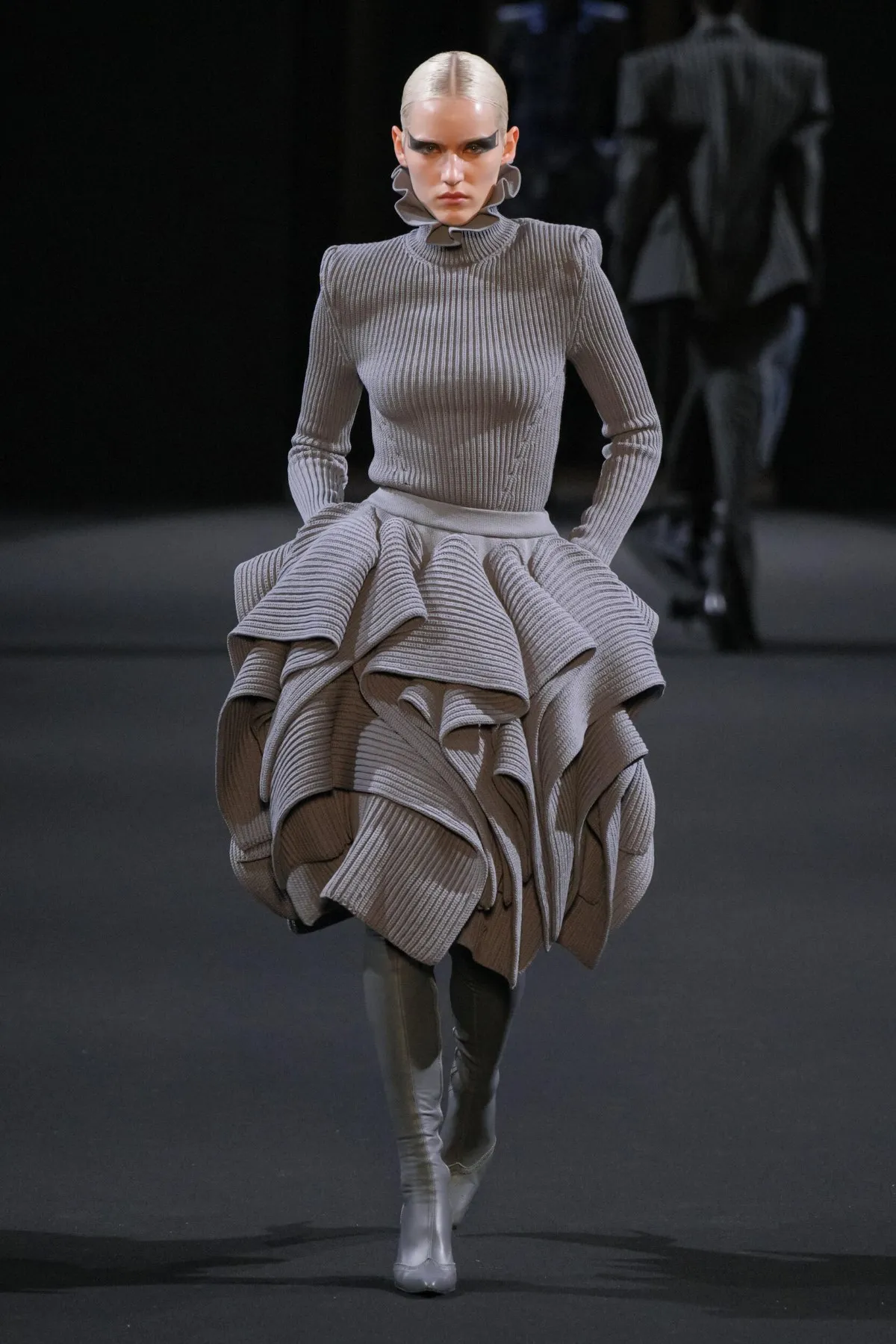 Juun.J Fall 2026: A quietly radical vision of modern tailoring Juun.J - Fall-Winter 2026 - Paris Fashion Week Men's