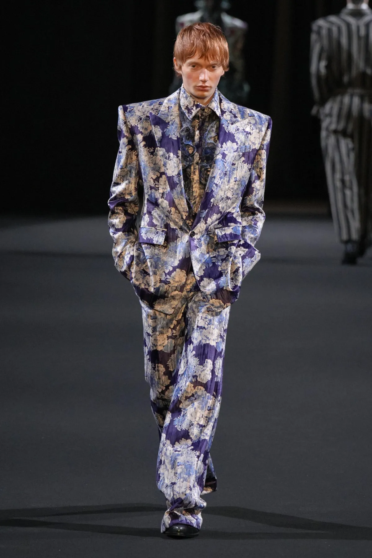 Juun.J Fall 2026: A quietly radical vision of modern tailoring Juun.J - Fall-Winter 2026 - Paris Fashion Week Men's