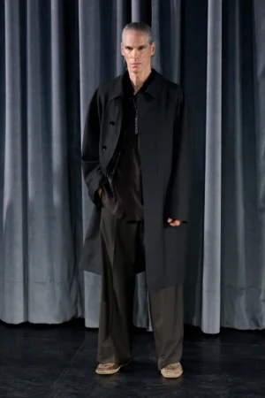 More than a runway: Lemaire’s Fall 2026 as a theatrical manifesto Lemaire Fall-Winter 2026 - Paris Fashion Week Men's