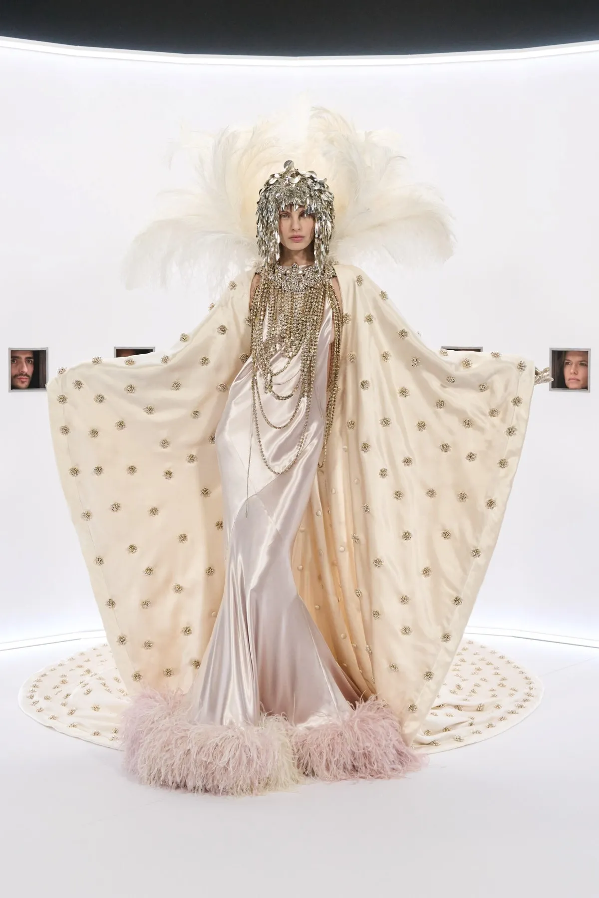 Alessandro Michele turns Valentino Haute Couture Spring 2026 into a cinematic tribute to fantasy Valentino Haute Couture Spring-Summer 2026