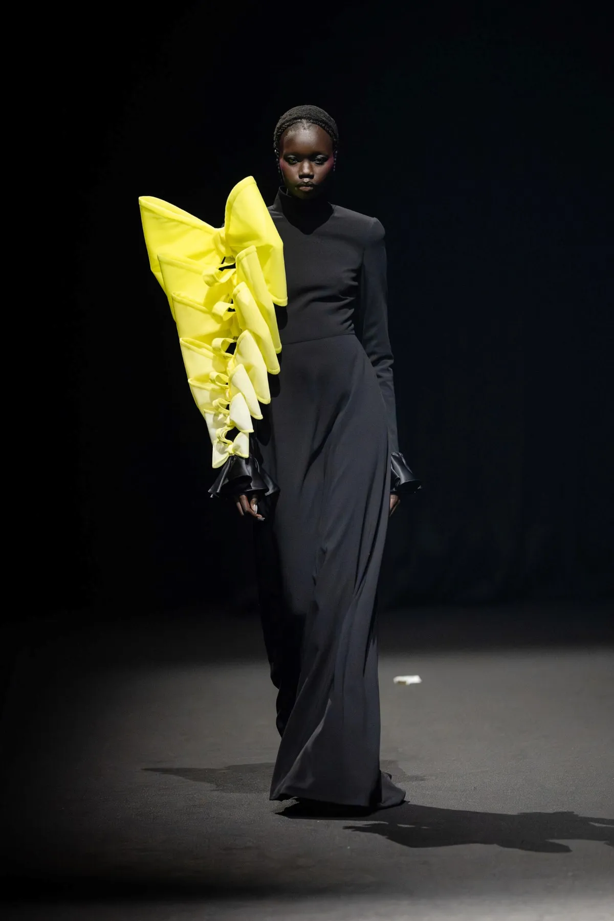 Viktor & Rolf turn Spring 2026 Haute Couture into a poetic performance about freedom Viktor & Rolf Haute Couture Spring-Summer 2026