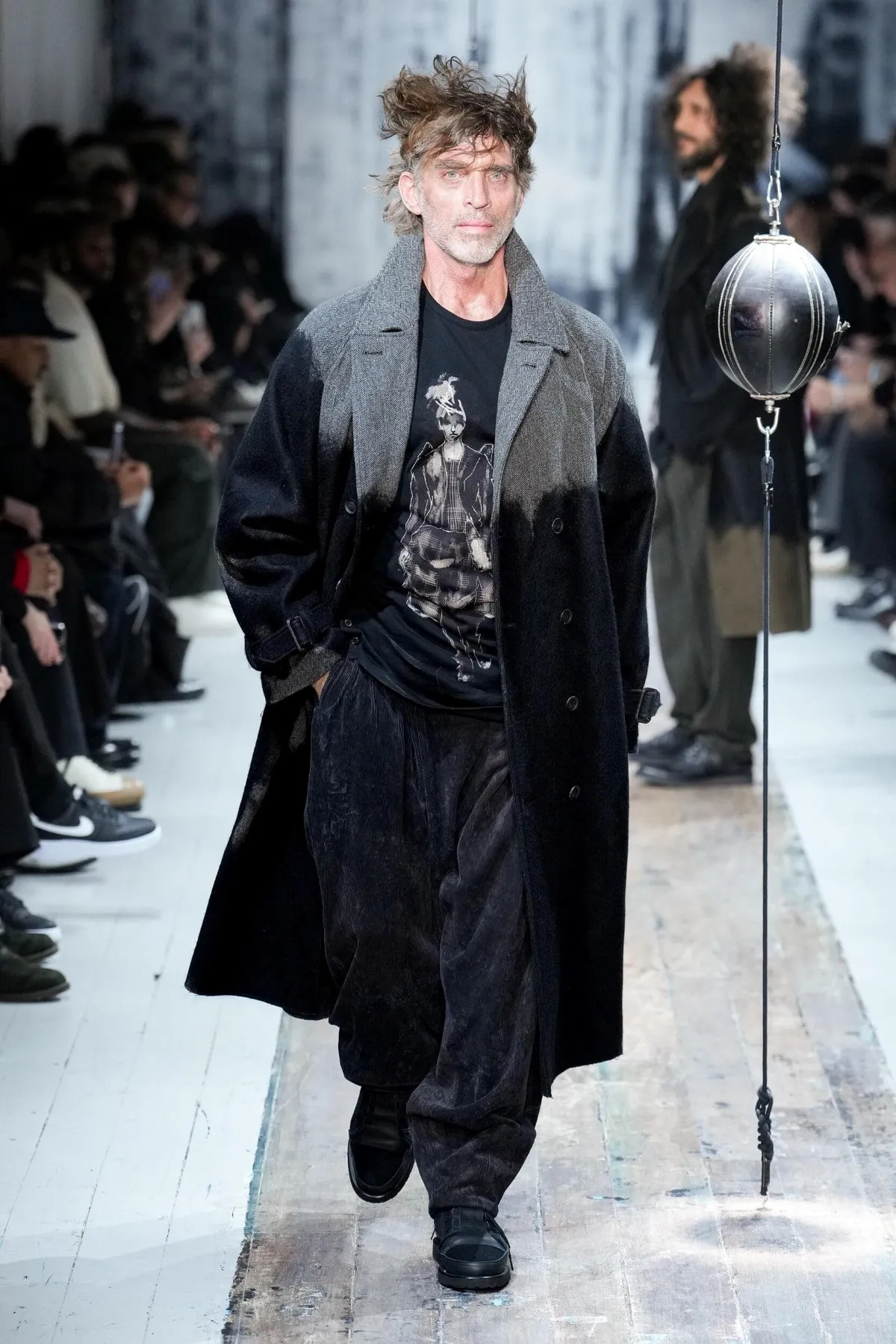 Yohji Yamamoto turns clothing into armor for Fall 2026 Yohji Yamamoto - Fall-Winter 2026 - Paris Fashion Week Men's