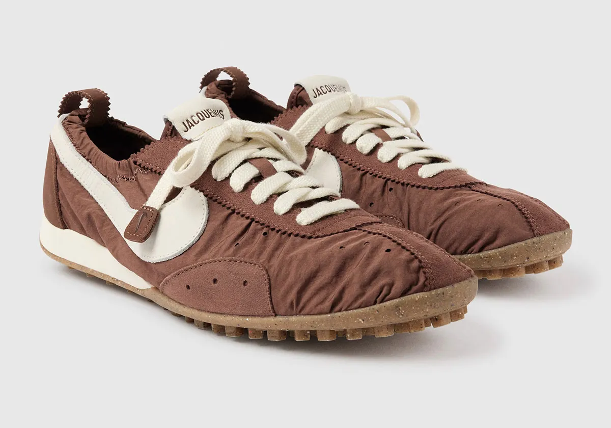 JACQUEMUS x Nike Moon Shoe returns in "Aluminum Pink" and "Fauna Brown" for Spring 2026 JACQUEMUS x Nike Moon Shoe returns in "Aluminum Pink" and "Fauna Brown" for Spring 2026