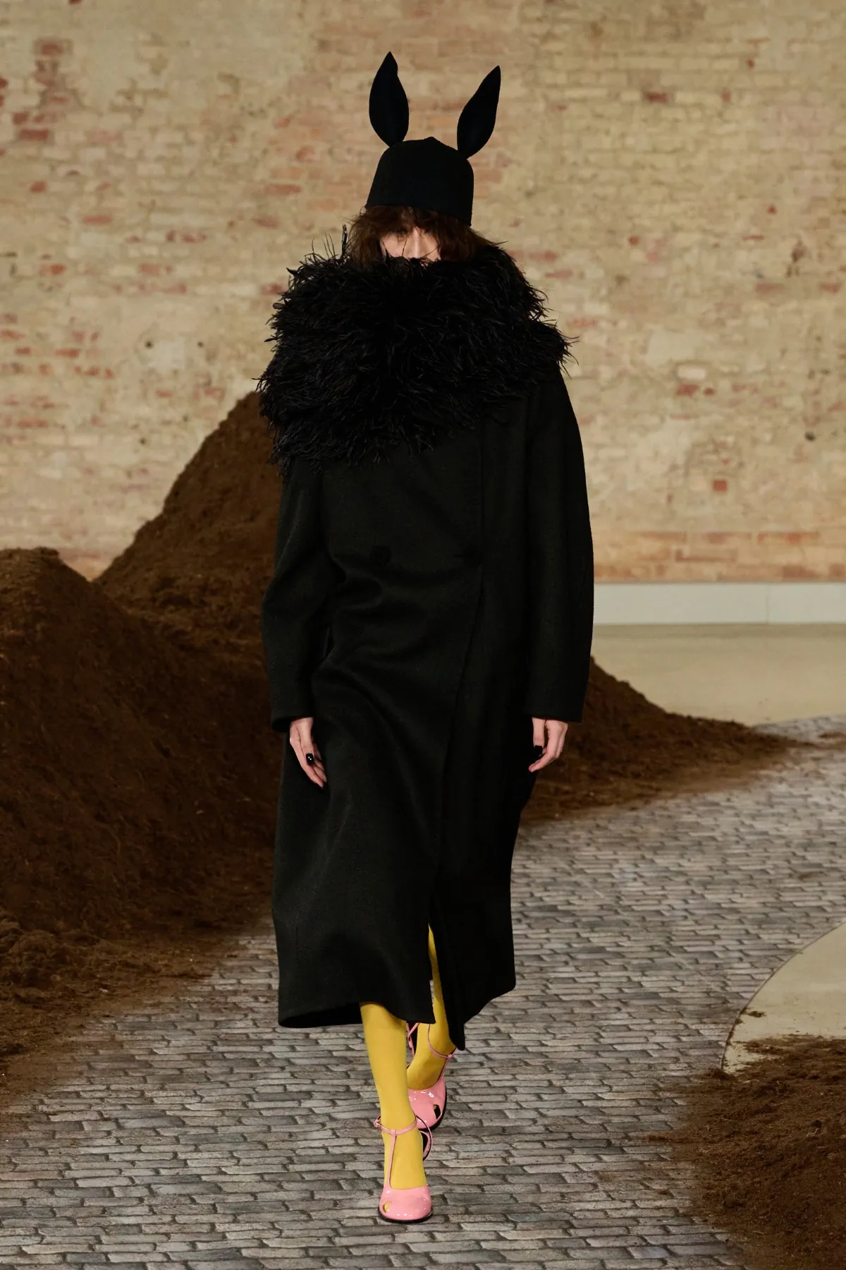 Moschino Fall 2026 proves Adrian Appiolaza has found his authorial edge Moschino Fall-Winter 2026 - Milan Fashion Week