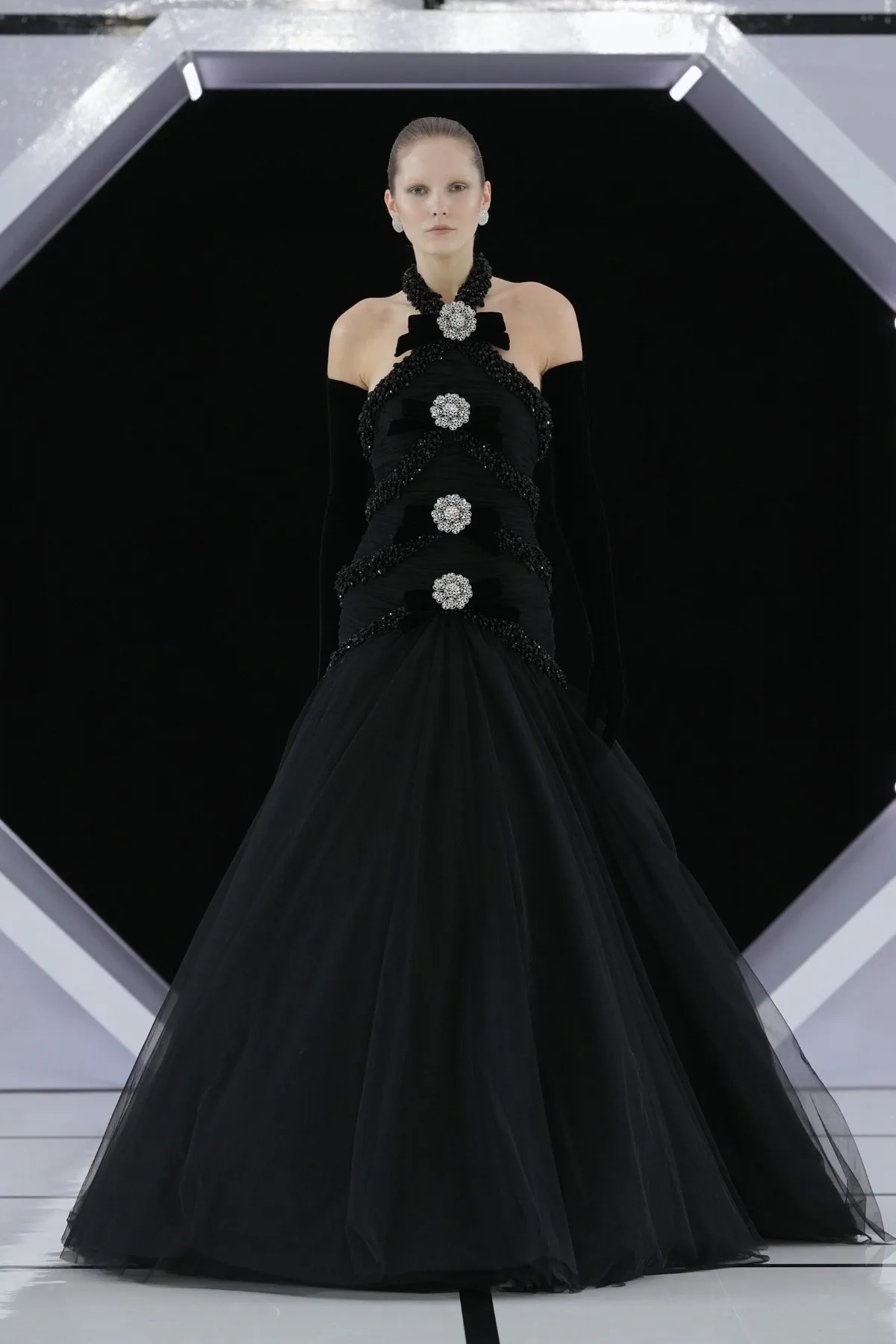 Richard Quinn’s Fall 2026 collection makes the case for bespoke eveningwear Richard Quinn Fall-Winter 2026 - London Fashion Week