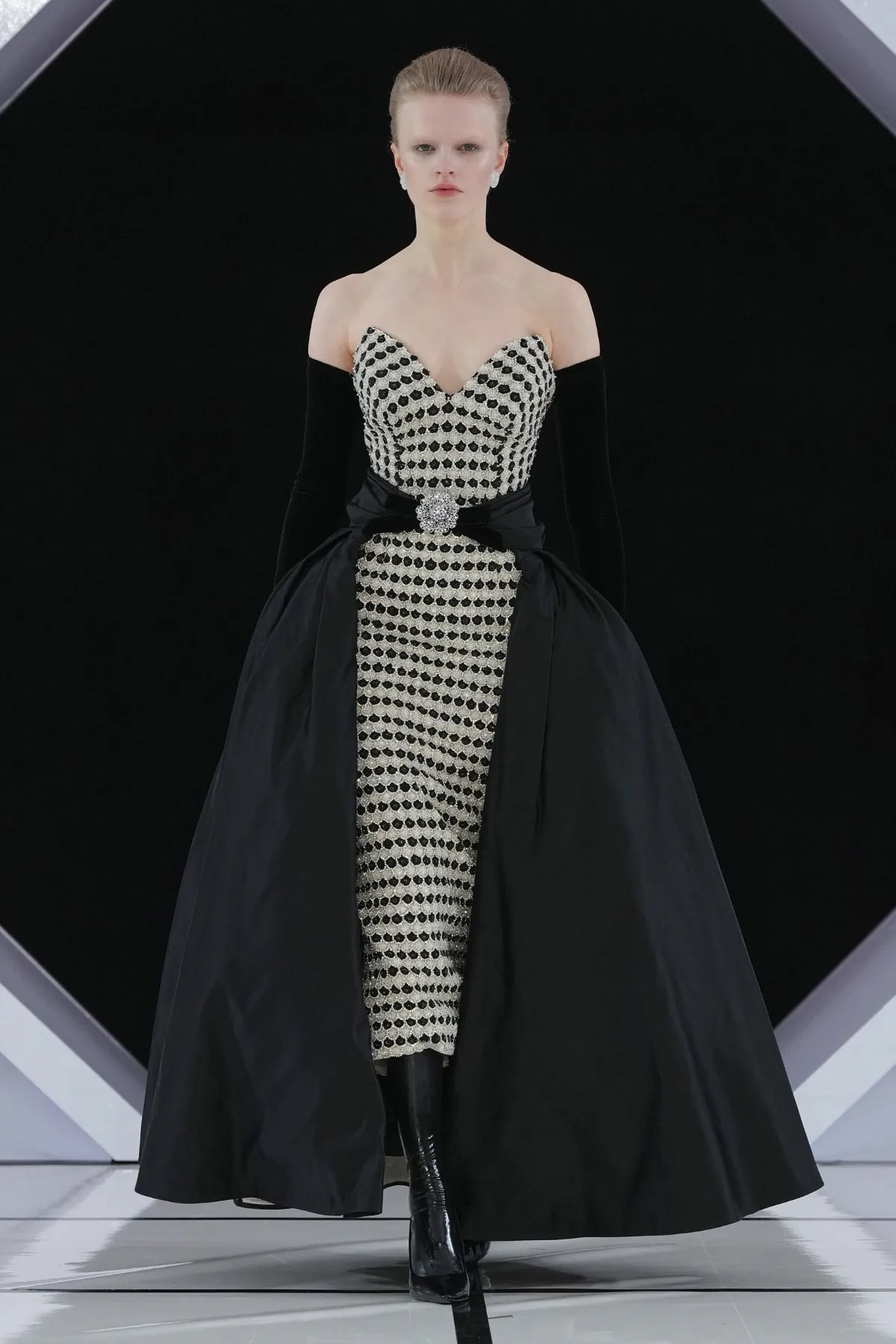 Richard Quinn’s Fall 2026 collection makes the case for bespoke eveningwear Richard Quinn Fall-Winter 2026 - London Fashion Week