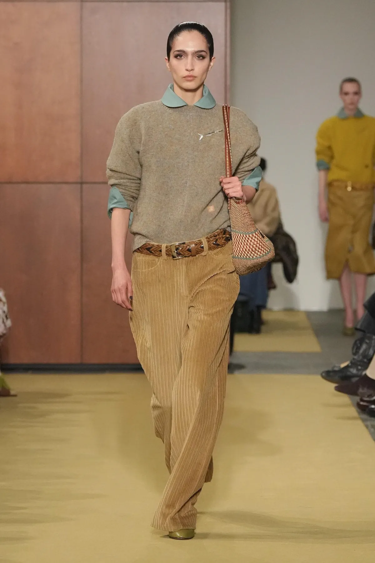 Tory Burch Fall 2026: Personal heritage, corduroy tailoring and the enduring power of quiet elegance Tory Burch Fall-Winter 2026 - New York fashion Week