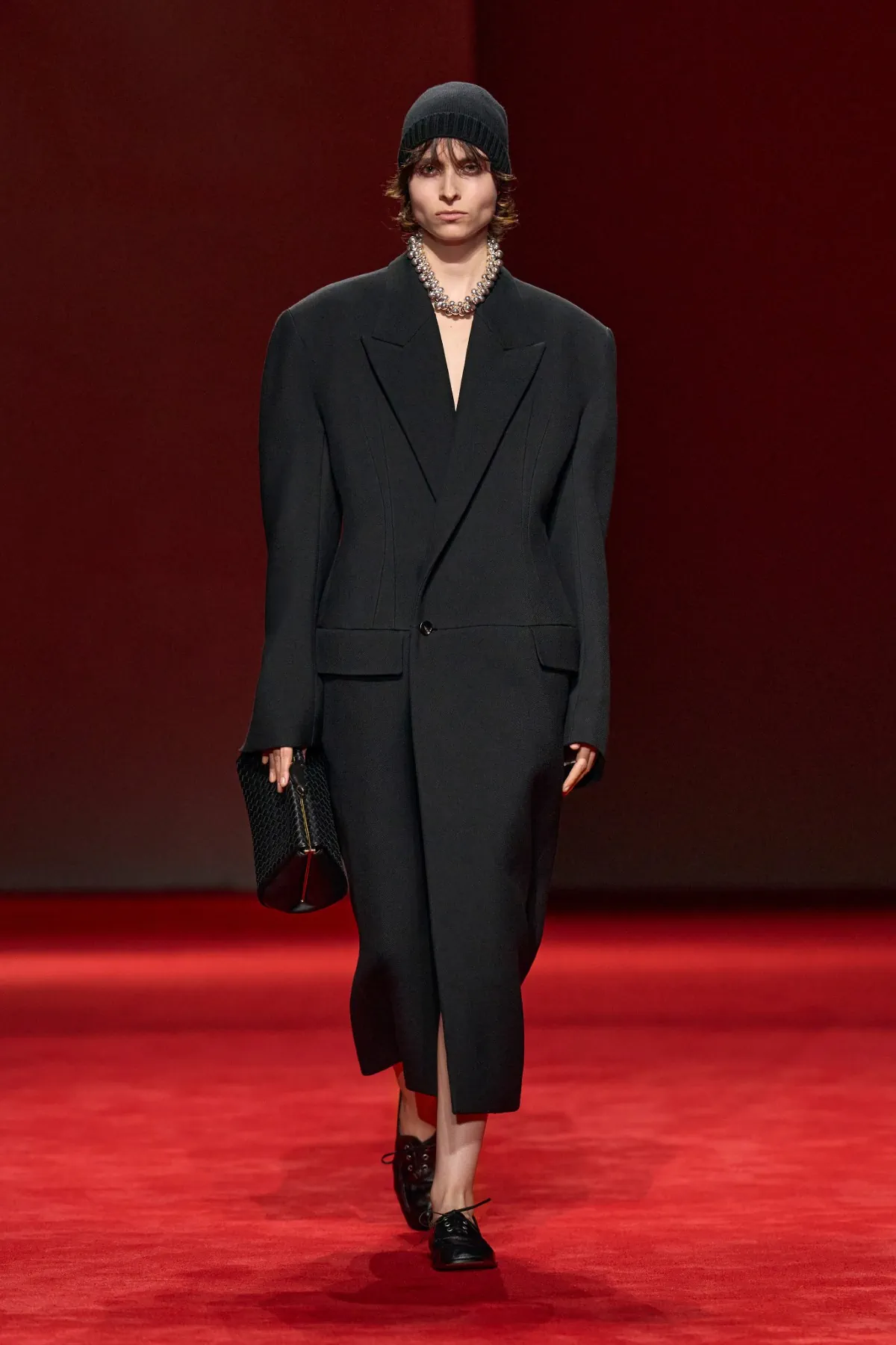 Bottega Veneta Fall 2026: Milan brutalism meets sensual tailoring Bottega Veneta Fall-Winter 2026 - Milan Fashion Week
