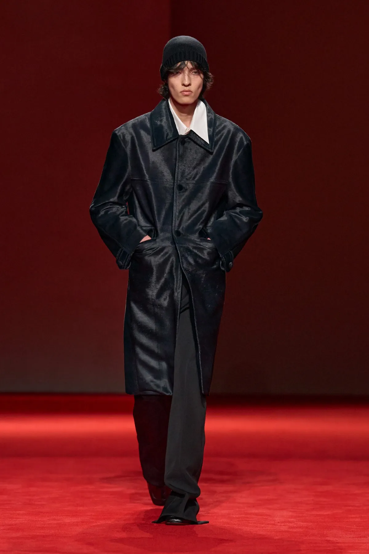 Bottega Veneta Fall 2026: Milan brutalism meets sensual tailoring Bottega Veneta Fall-Winter 2026 - Milan Fashion Week