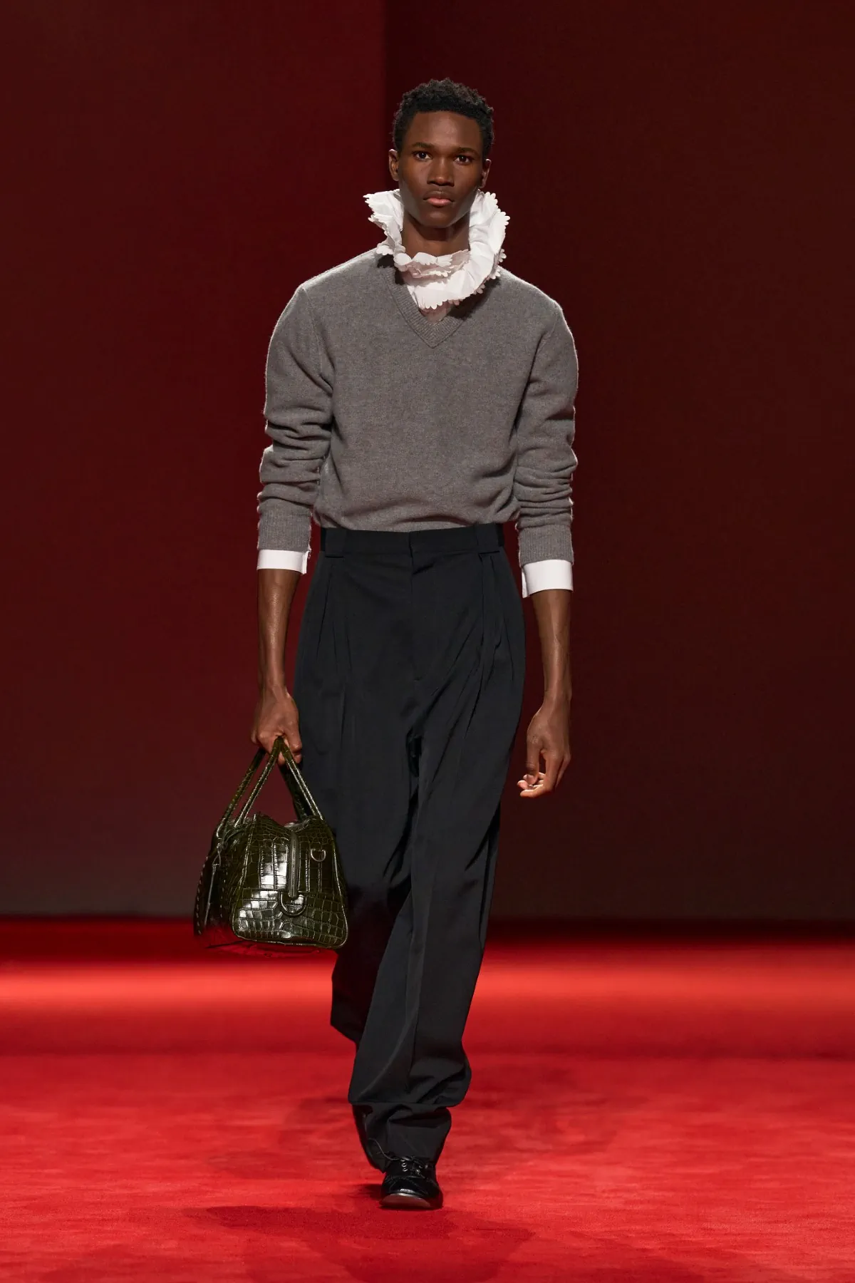 Bottega Veneta Fall 2026: Milan brutalism meets sensual tailoring Bottega Veneta Fall-Winter 2026 - Milan Fashion Week