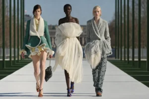 Dior Fall 2026 : Lightness, craft and the end of the formula Dior Fall-Winter 2026 - Paris Fashion Week