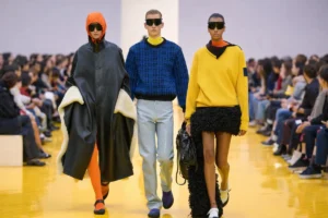 Loewe Fall 2026 reinvents craft through latex, sculpture and menswear Loewe Fall-Winter 2026 - Paris Fashion Week