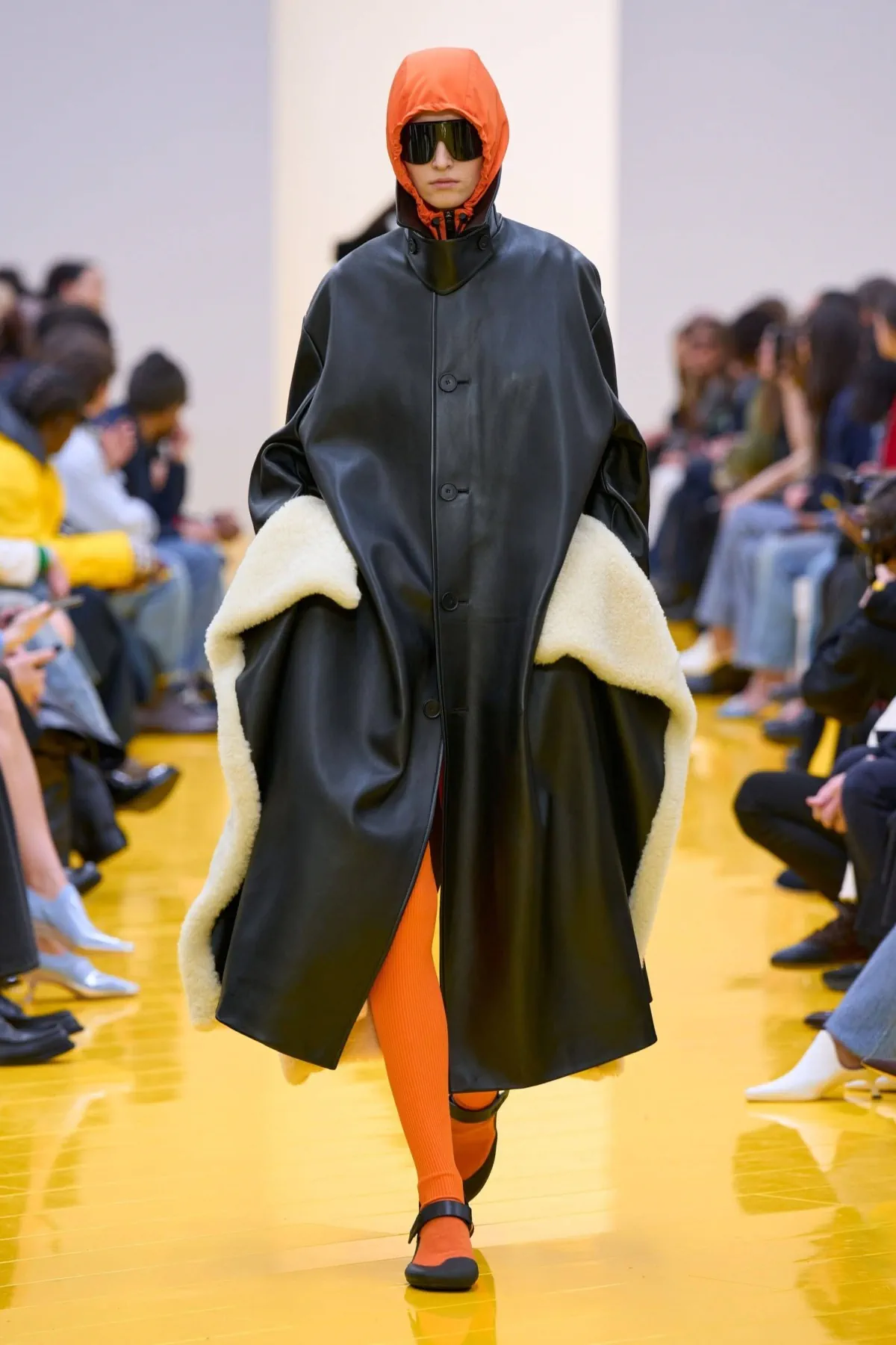 Loewe Fall 2026 reinvents craft through latex, sculpture and menswear Loewe Fall-Winter 2026 - Paris Fashion Week