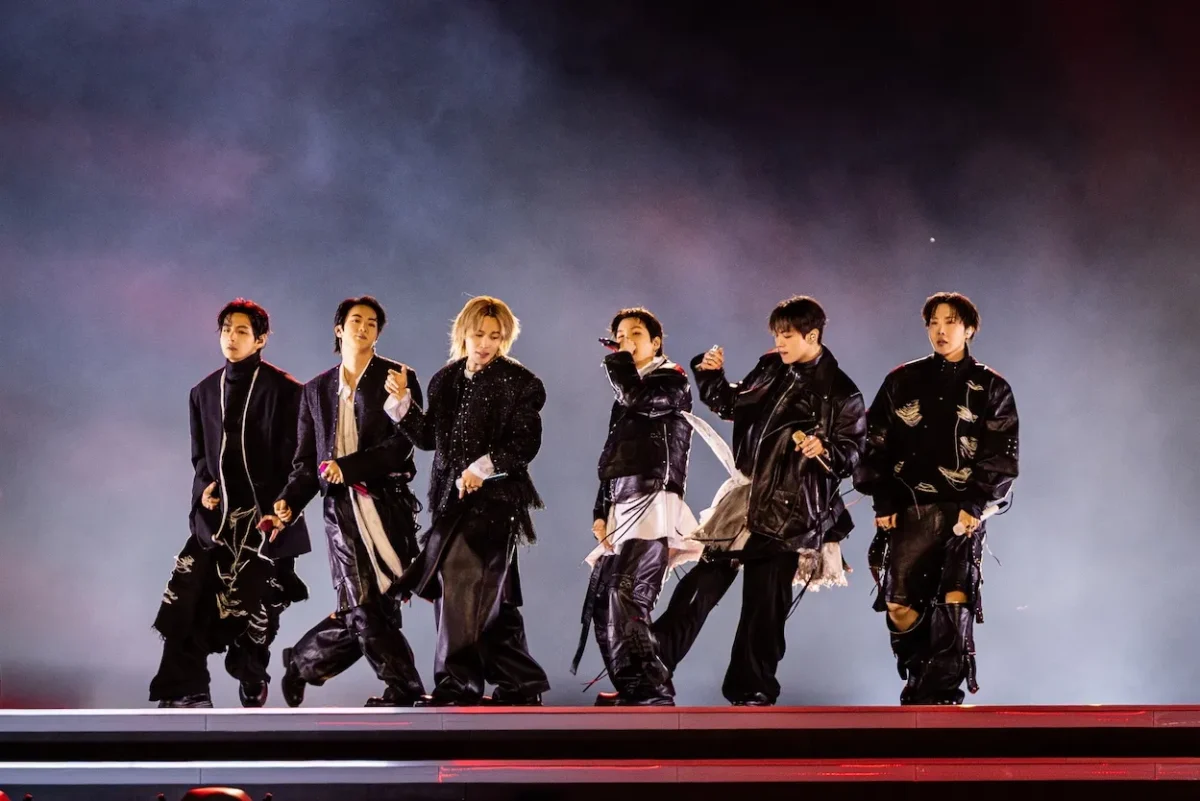 For its comeback, BTS wears SONGZIO’s "Lyrical Armor" shaped by Korean history For its comeback, BTS wears SONGZIO’s "Lyrical Armor" shaped by Korean history