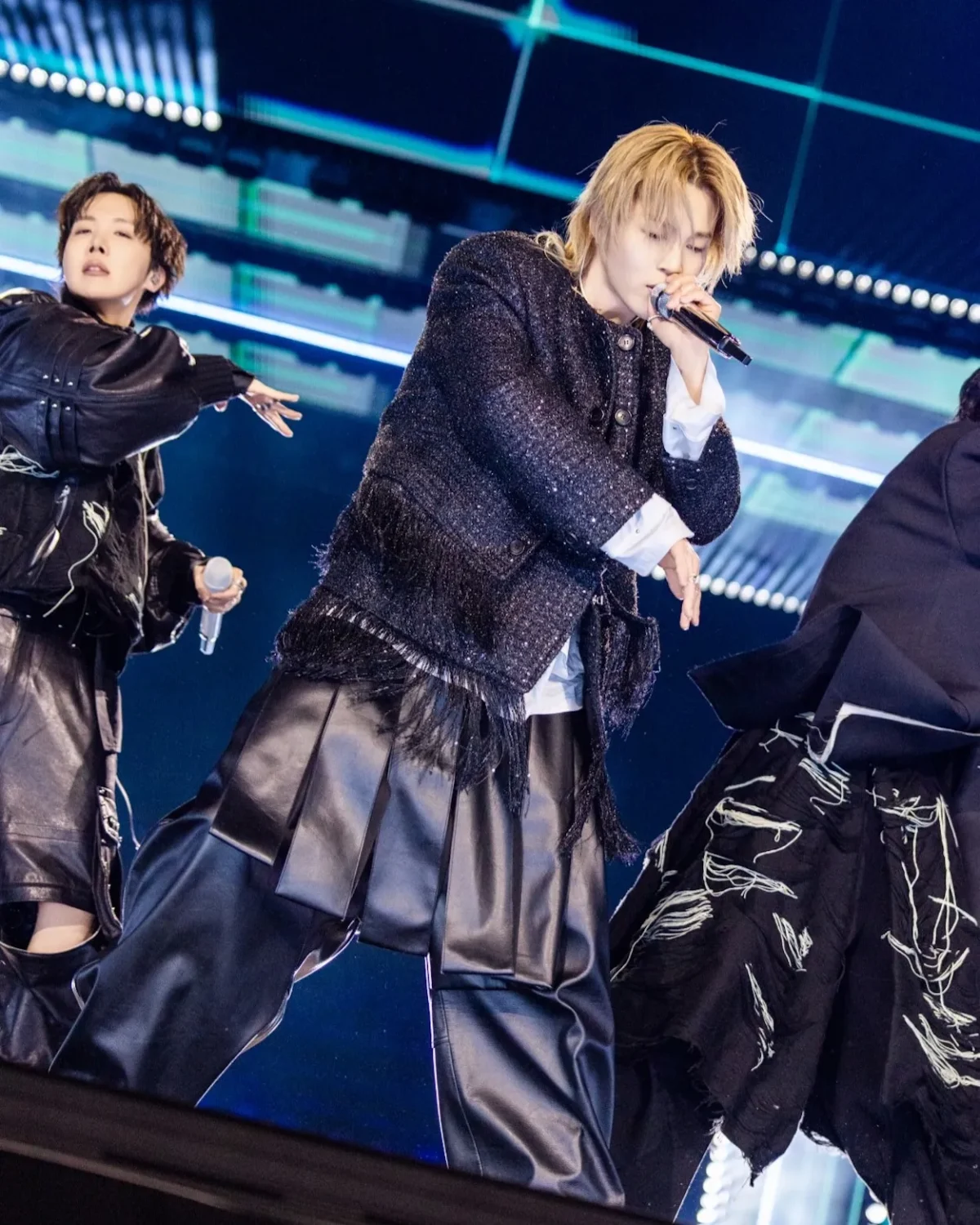 For its comeback, BTS wears SONGZIO’s "Lyrical Armor" shaped by Korean history For its comeback, BTS wears SONGZIO’s "Lyrical Armor" shaped by Korean history