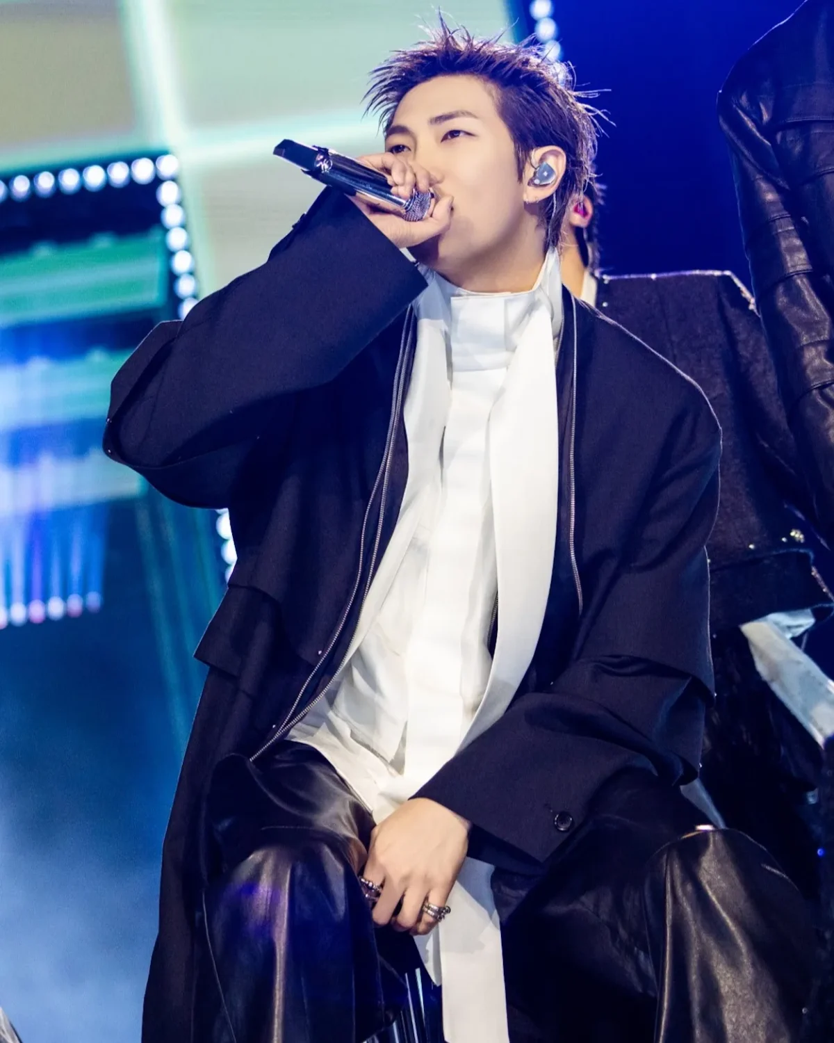 For its comeback, BTS wears SONGZIO’s "Lyrical Armor" shaped by Korean history For its comeback, BTS wears SONGZIO’s "Lyrical Armor" shaped by Korean history