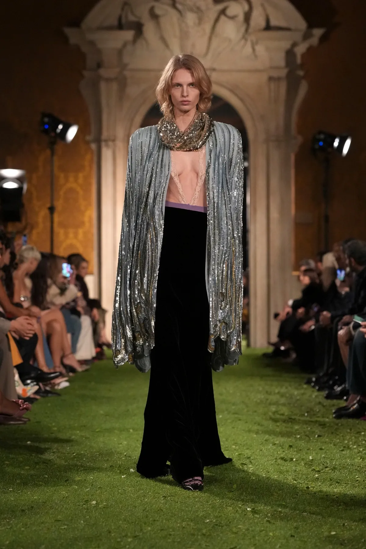 Valentino Fall 2026: Alessandro Michele pushes the House between order and disruption Valentino Fall-Winter 2026