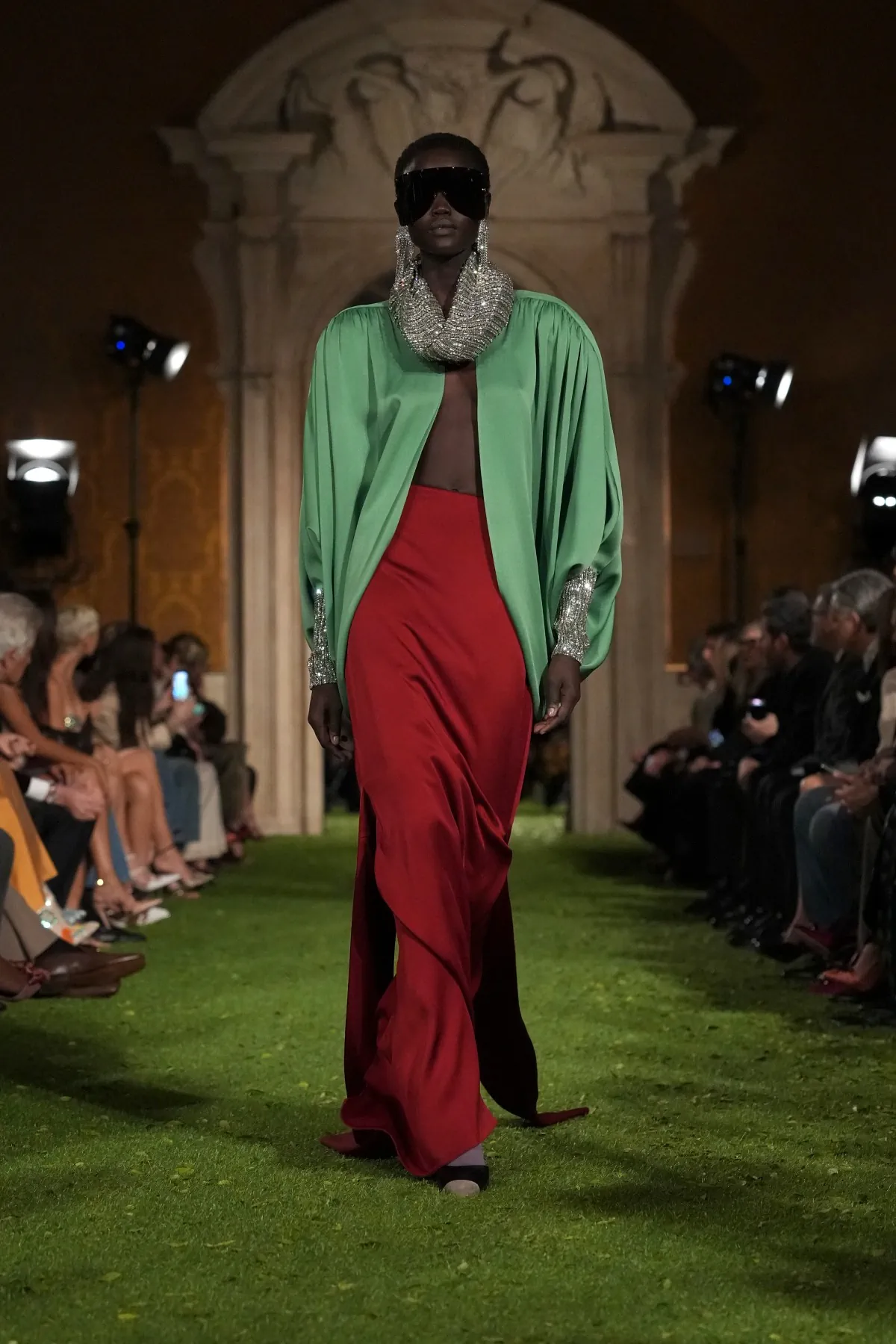 Valentino Fall 2026: Alessandro Michele pushes the House between order and disruption Valentino Fall-Winter 2026