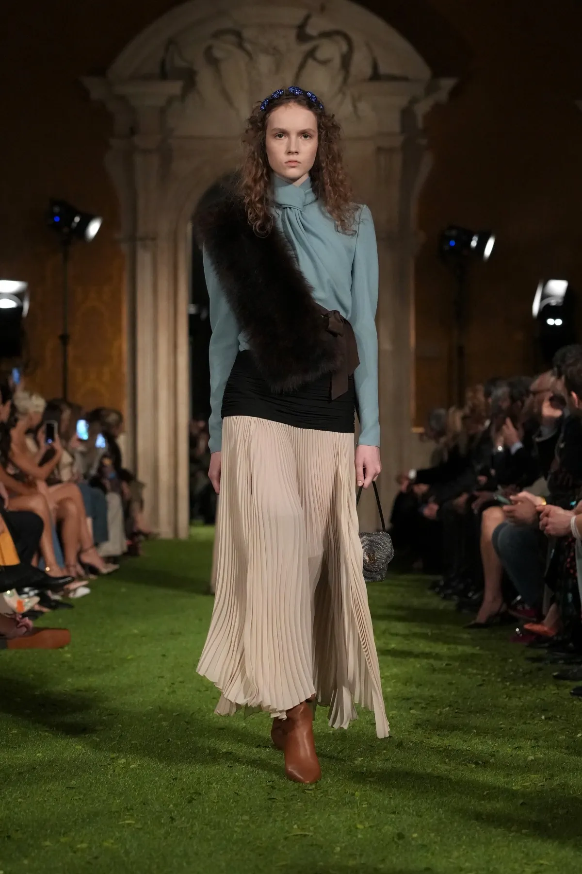 Valentino Fall 2026: Alessandro Michele pushes the House between order and disruption Valentino Fall-Winter 2026