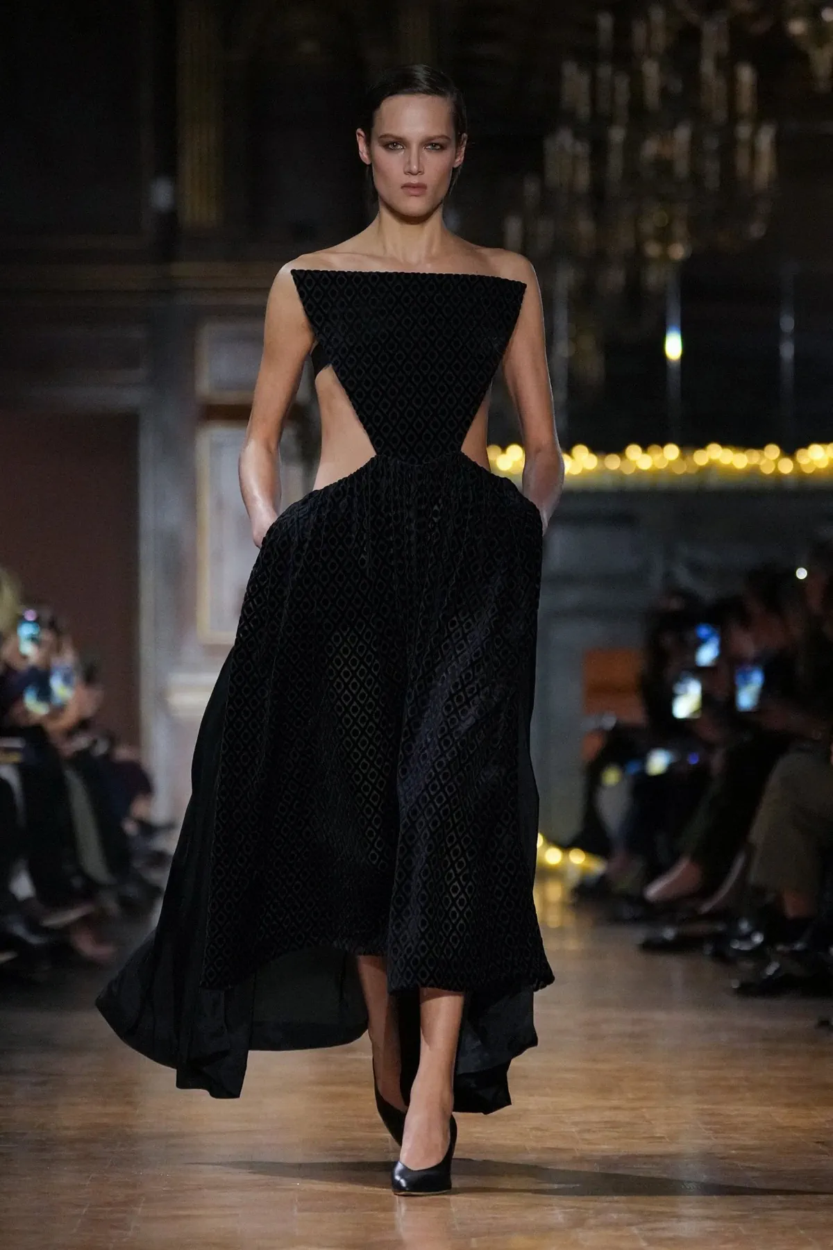 Victoria Beckham Fall-Winter 2026 - Paris Fashion Week