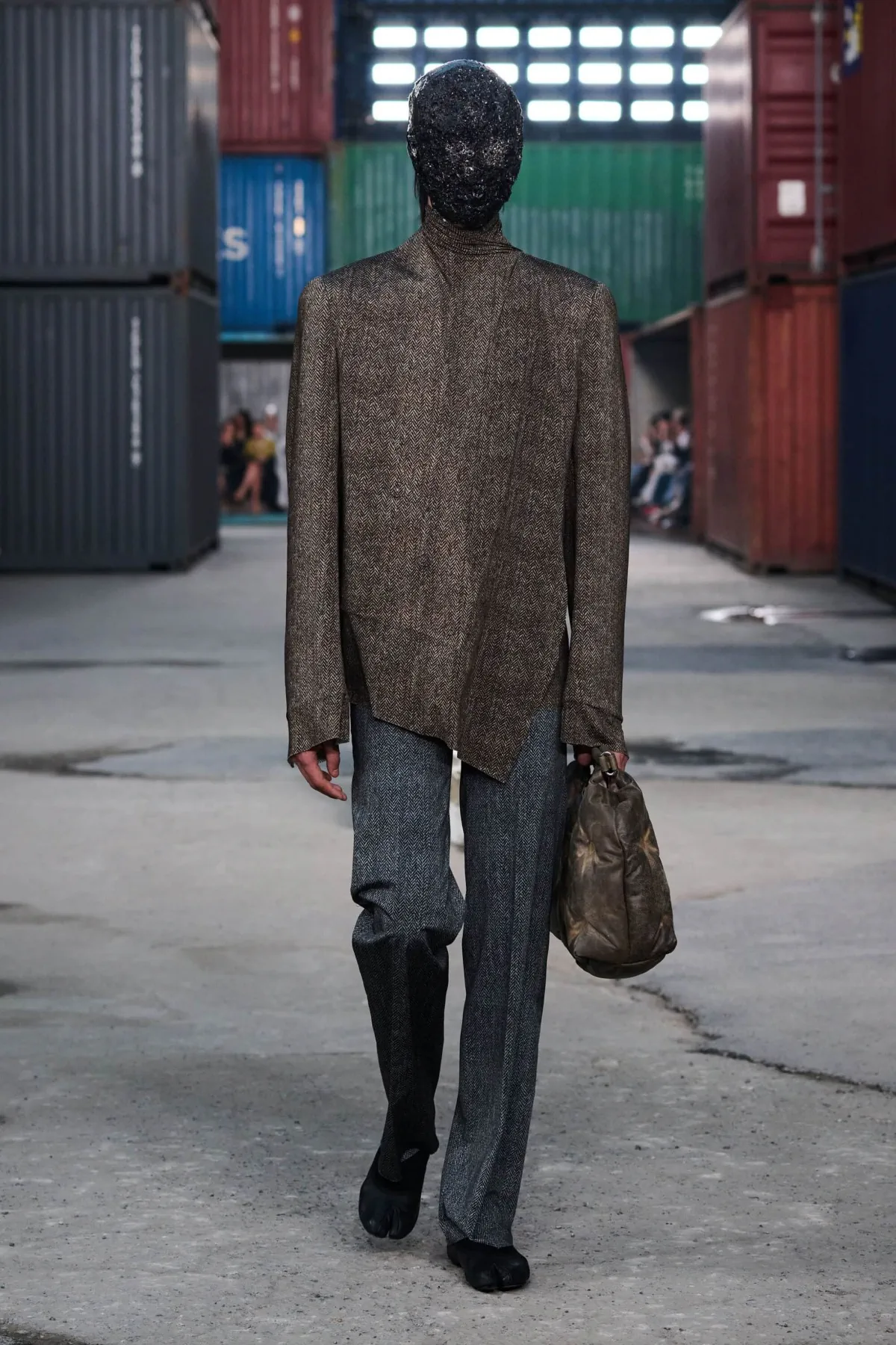 Maison Margiela Fall 2026 marks Glenn Martens’ radical debut in Shanghai Maison Margiela Fall-Winter 2026