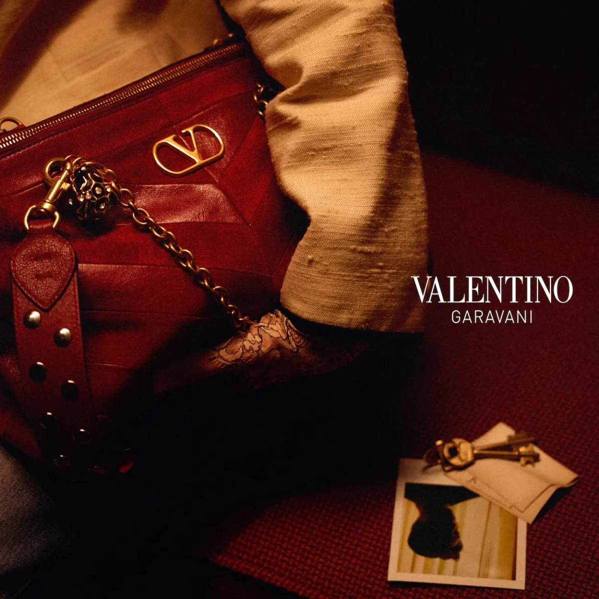 The Quiet Geometry of Longing in Valentino's Qixi Festival 2026 Campaign The Quiet Geometry of Longing in Valentino's Qixi Festival 2026 Campaign