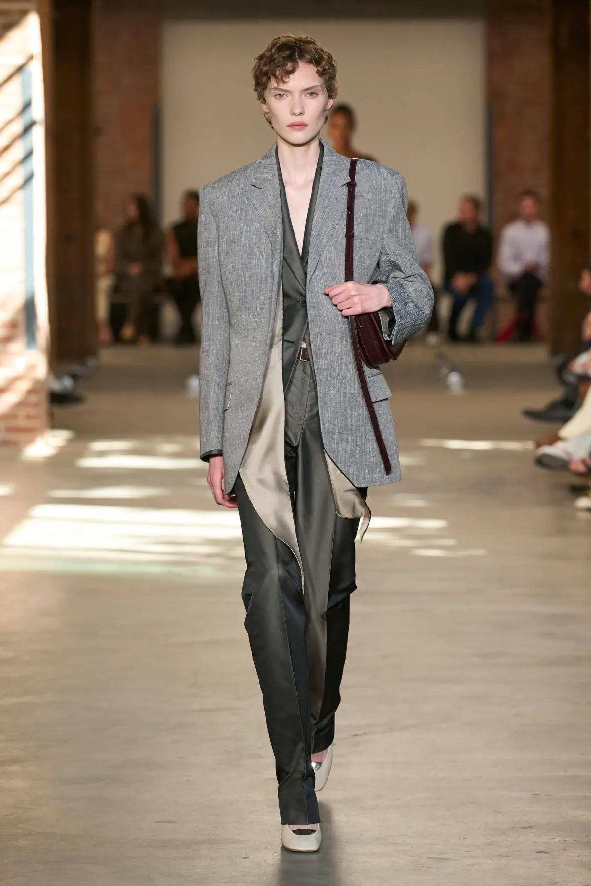 Calvin Klein Collection Spring 2027 makes minimalism feel urgent again Calvin Klein Collection Spring-Summer 2027 - New York Fashion Week