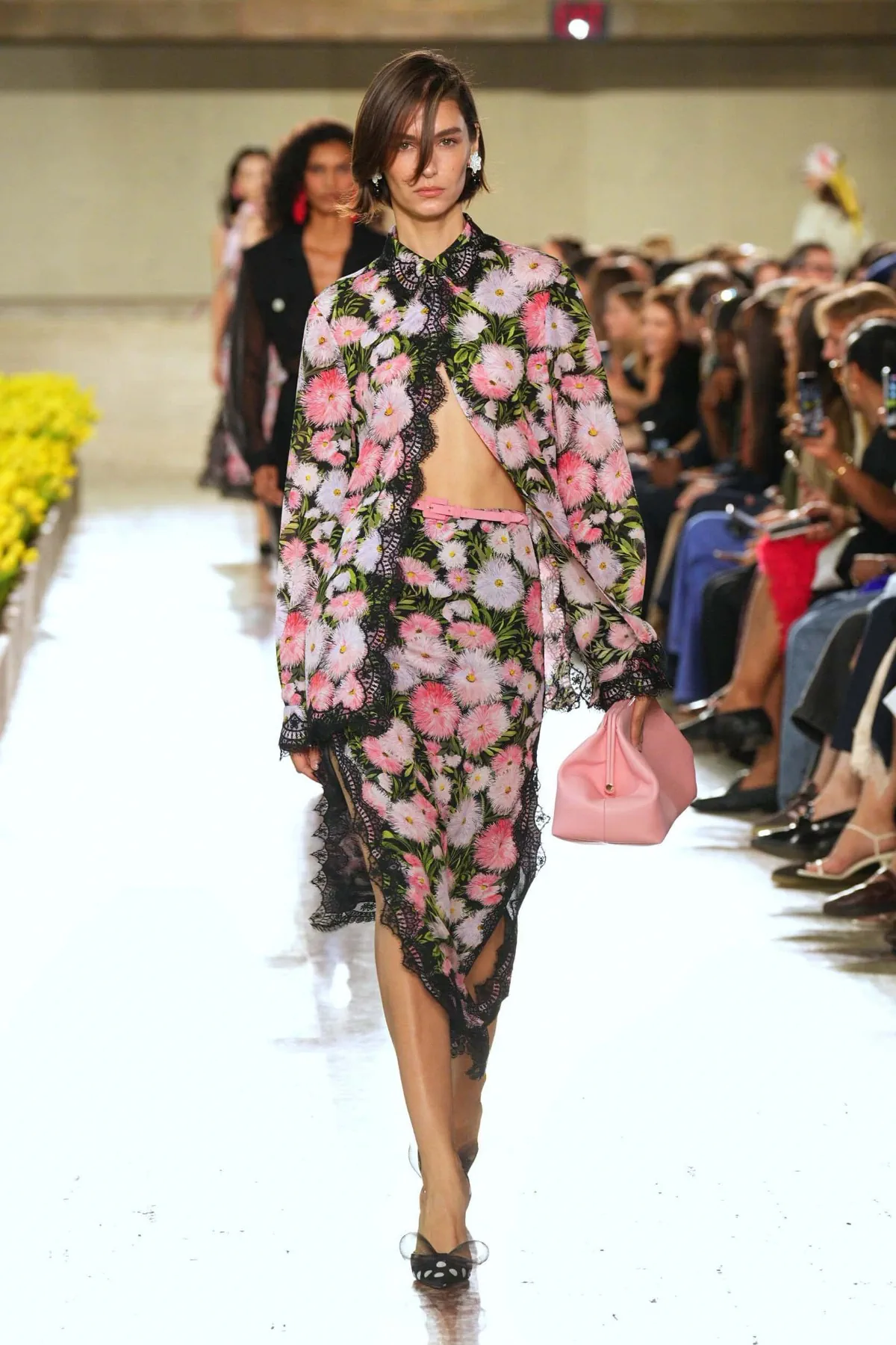 Carolina Herrera Spring 2027 turns New York into a celebration of modern elegance Carolina Herrera Spring 2027 turns New York into a celebration of modern elegance
