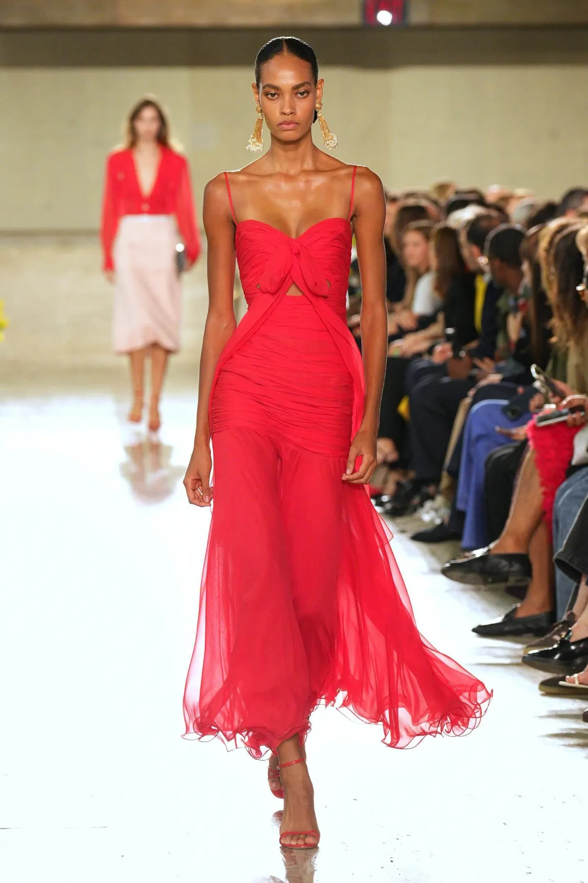 Carolina Herrera Spring 2027 turns New York into a celebration of modern elegance Carolina Herrera Spring 2027 turns New York into a celebration of modern elegance