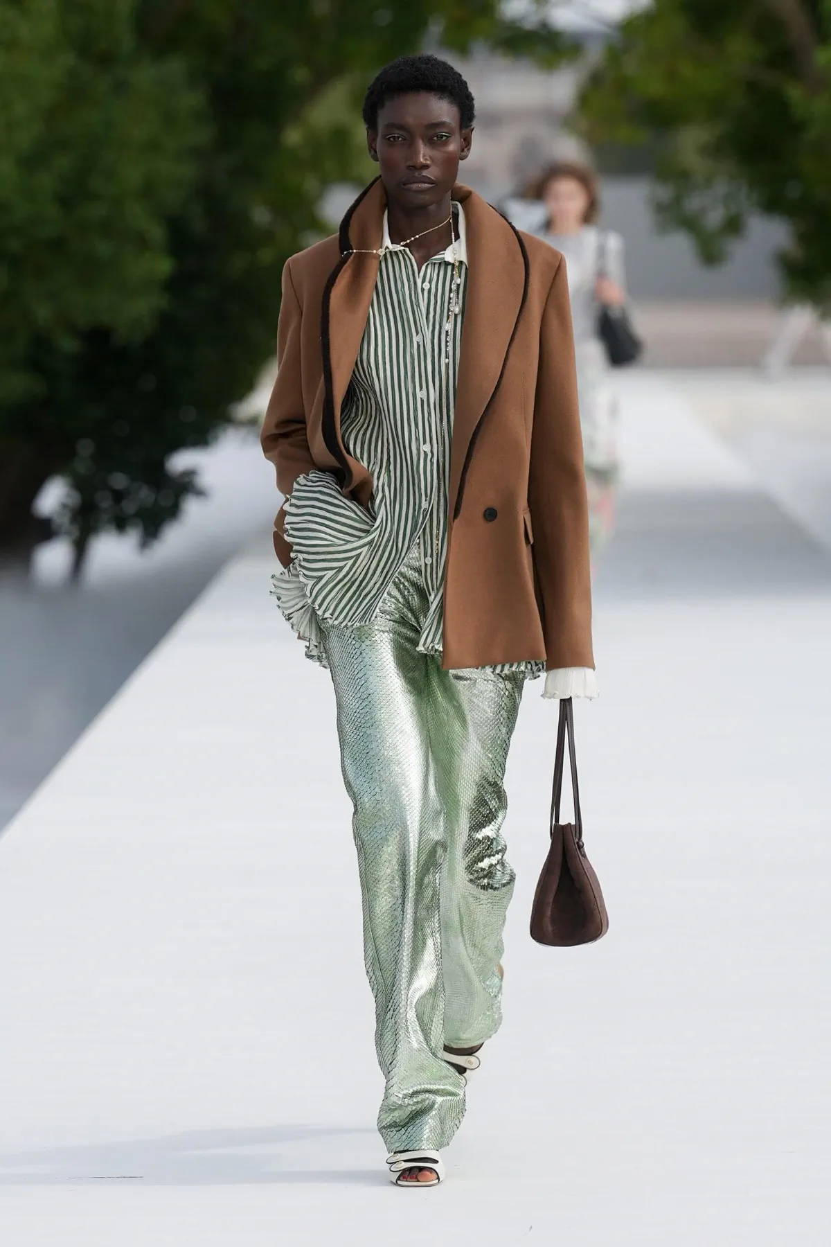 Dior Spring 2027 finds a lighter way forward Dior Spring-Summer 2027 - Paris Fashion Week