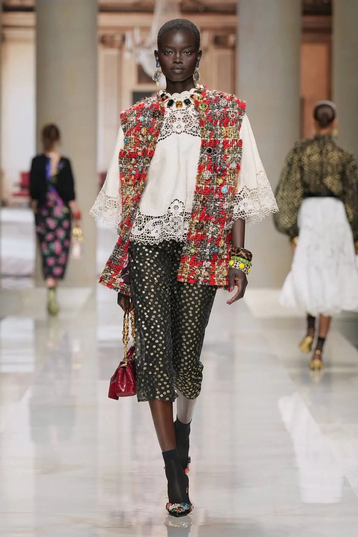 Dolce & Gabbana Spring 2027 gives Sicilian heritage a lighter attitude Dolce & Gabbana Spring-Summer 2027 - Milan Fashion Week